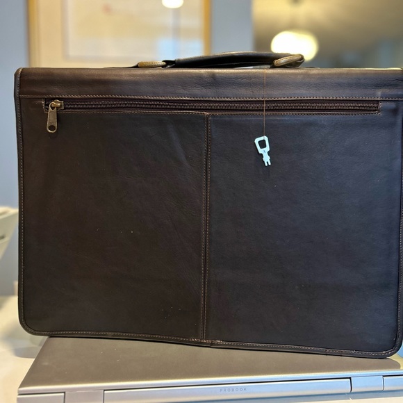 Handcrafted Unisex Calf Leather Authentic Colombian Briefcase 💼 100%Leather. - Picture 5 of 6
